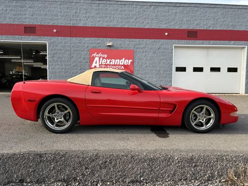 Used 2003 Chevrolet Corvette Convertible w/ Preferred Equipment Group1 image 2
