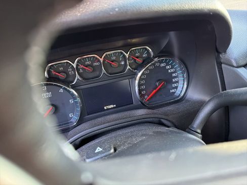 Used 2019 GMC Yukon SLT w/ Premium Edition image 9