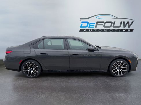 New 2026 BMW 740i xDrive image 12