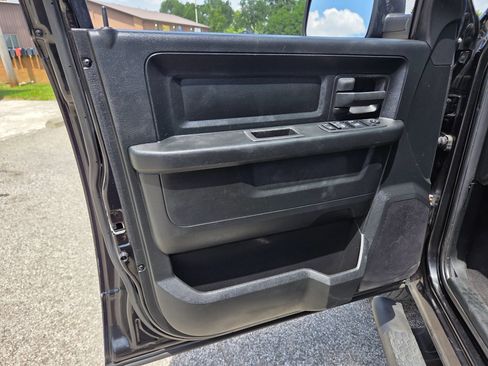 Used 2018 RAM 1500 Express w/ Black Ram 1500 Express Group AWD/4WD image 12
