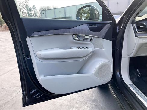 Used 2023 Volvo XC90 T8 Plus w/ Protection Package Premier image 26
