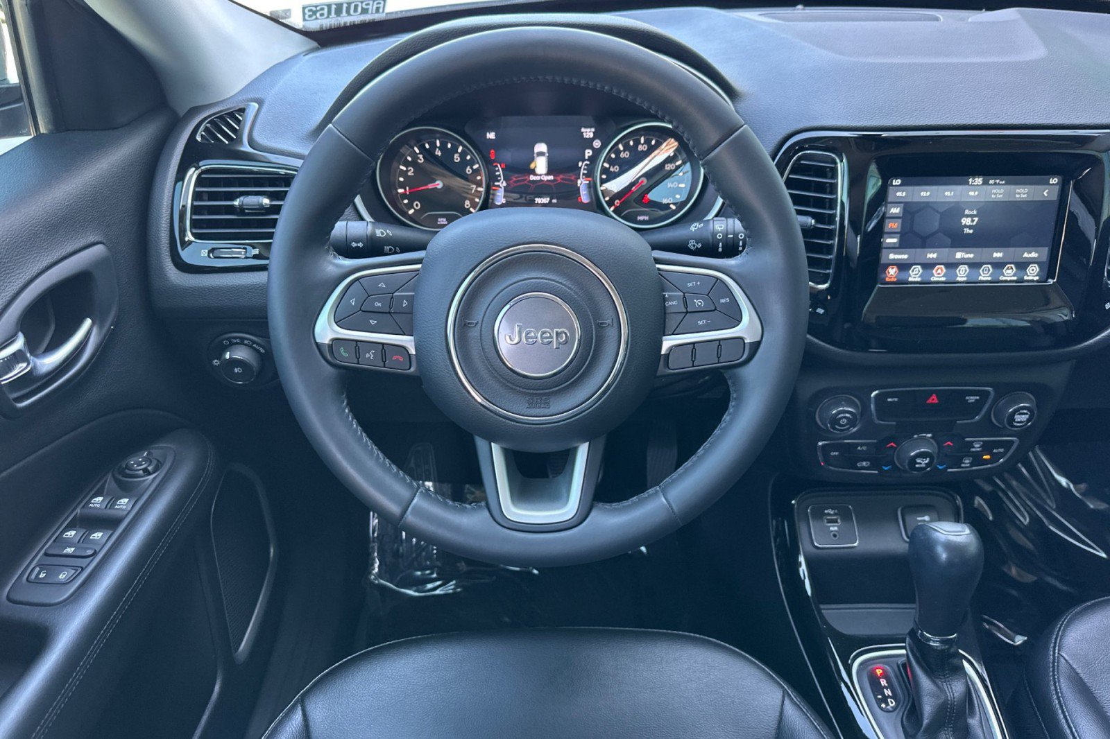 Used 2019 Jeep Compass Latitude FWD image 14