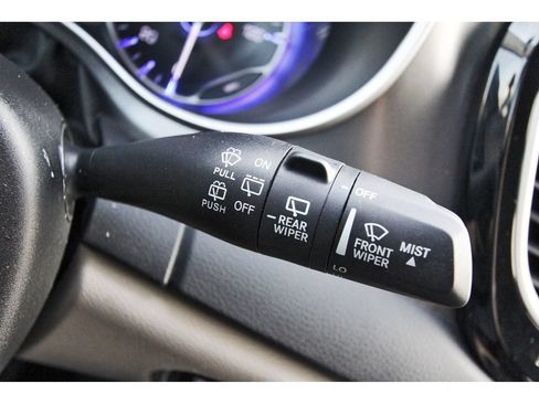 Used 2023 Chrysler Pacifica Touring-L FWD image 18