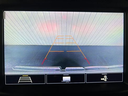 Used 2020 GMC Sierra 1500 SLE w/ SLE Value Package image 8