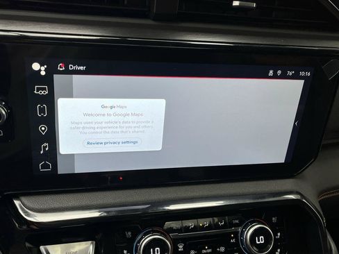 Used 2024 GMC Sierra 1500 AT4 w/ Technology Package AWD/4WD image 5