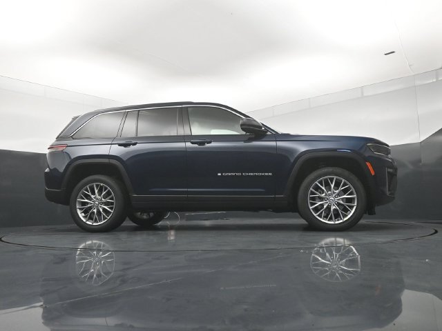 New 2027 Jeep Grand Cherokee Limited AWD/4WD image 21