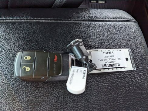 Used 2021 RAM 2500 Tradesman w/ Chrome Appearance Group image 29