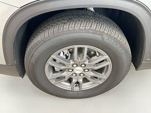 Used 2025 GMC Acadia Elevation image 35