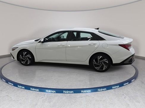 Used 2024 Hyundai Elantra Limited FWD image 9