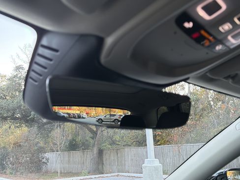 Certified 2025 Volvo XC60 B5 Plus image 27