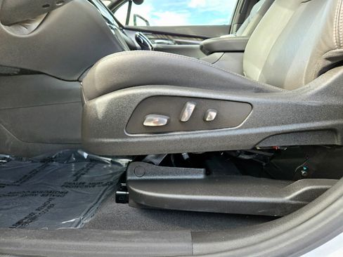 Used 2023 Cadillac XT6 Premium Luxury image 27