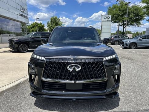 Certified 2026 INFINITI QX80 4WD image 3