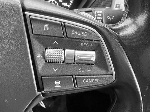 Used 2018 Genesis G90 3.3T Premium image 22