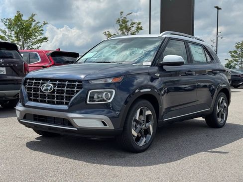 Used 2025 Hyundai Venue Limited image 8