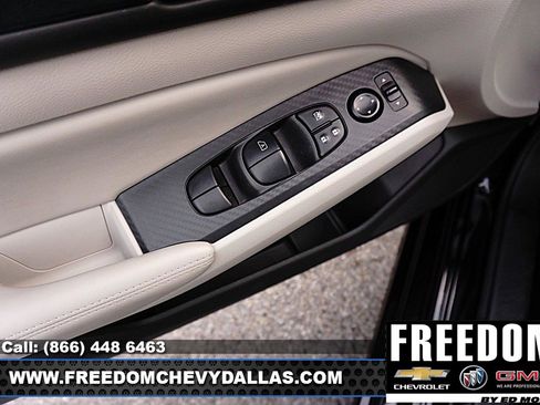 Used 2025 Nissan Altima 2.5 SV image 33