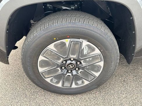 New 2026 Toyota Tundra Limited AWD/4WD image 15