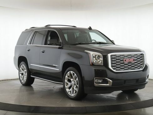 Used 2020 GMC Yukon Denali image 2
