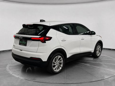 Used 2027 Chevrolet Bolt LT w/ Comfort Package FWD image 3