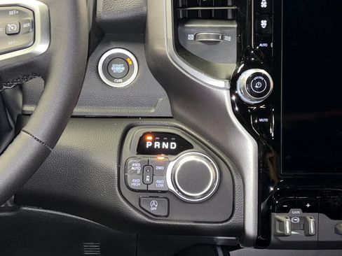 New 2026 RAM 1500 4x4 Crew Cab image 13