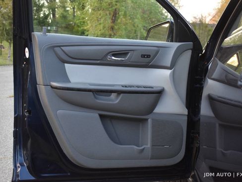 Used 2017 GMC Acadia Limited SLT image 8