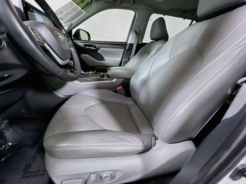 Used 2022 Toyota Highlander Limited AWD/4WD image 15