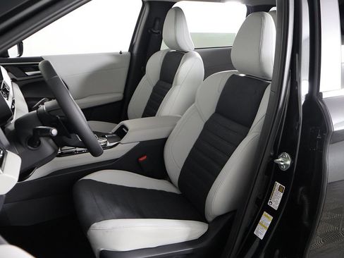 New 2025 Mitsubishi Outlander SE AWD/4WD image 33
