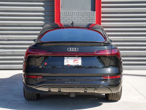 Used 2024 Audi Q8 e-tron Premium image 8
