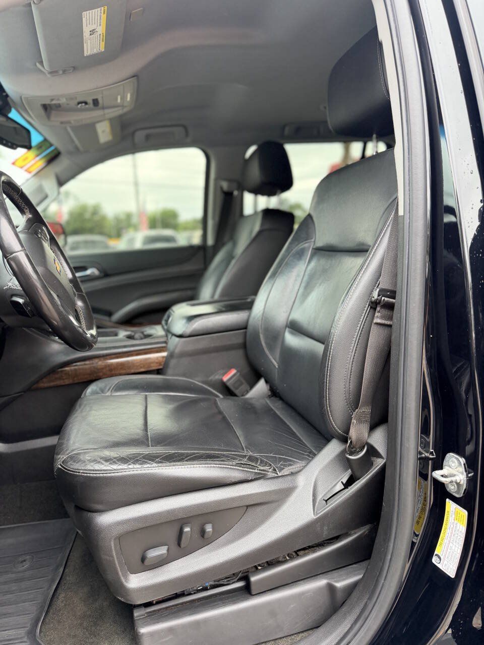 Used 2018 Chevrolet Suburban LT RWD image 14