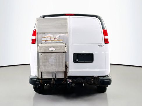 Used 2020 Chevrolet Express 3500 w/ Driver Convenience Package RWD image 6
