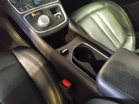 Used 2017 Chrysler 200 Limited Platinum image 26