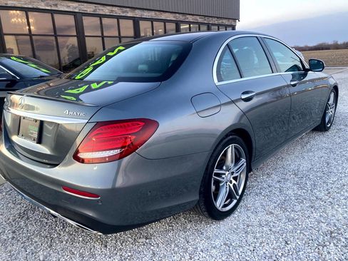 Used 2017 Mercedes-Benz E 300 4MATIC image 8