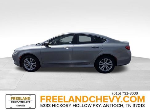 Used 2015 Chrysler 200 Limited w/ Convenience Group FWD image 6
