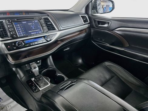 Used 2017 Toyota Highlander Limited AWD/4WD image 22