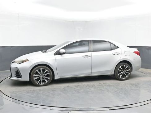Used 2018 Toyota Corolla SE FWD image 11