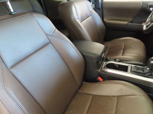 Used 2023 Toyota Tacoma Limited RWD image 24