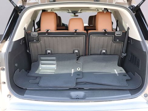 Used 2024 Nissan Pathfinder Platinum w/ Cargo Package AWD/4WD image 41