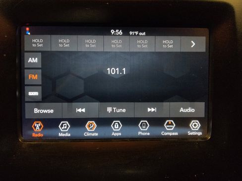 Used 2020 Jeep Cherokee Latitude Plus FWD image 25