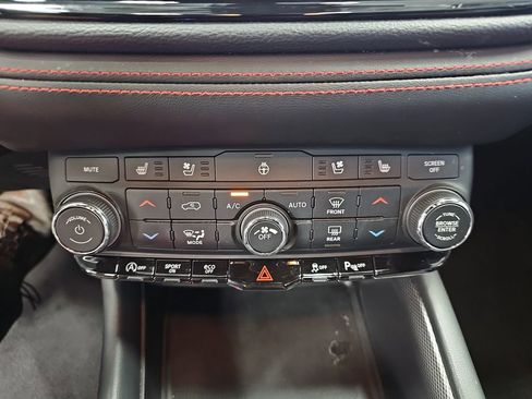 Used 2024 Dodge Durango GT image 23