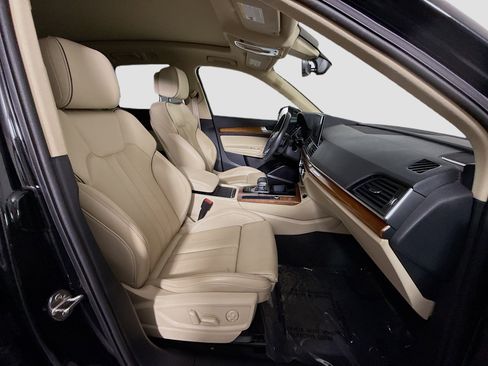 Used 2021 Audi Q5 Prestige w/ Prestige Package image 29