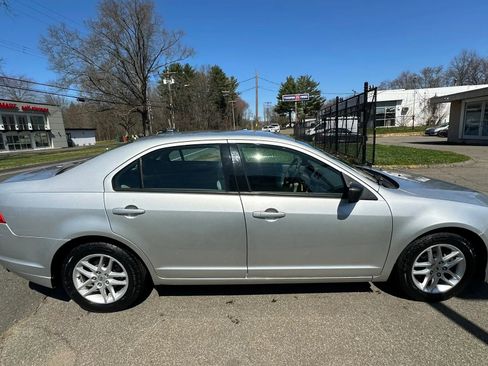 Used 2011 Ford Fusion S image 4