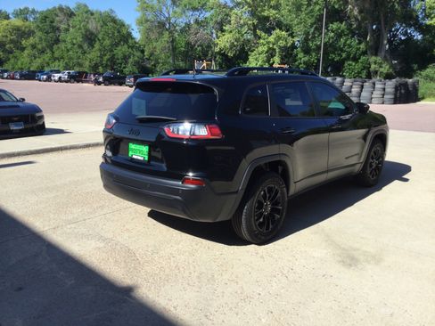 Used 2023 Jeep Cherokee Altitude Lux AWD/4WD image 5