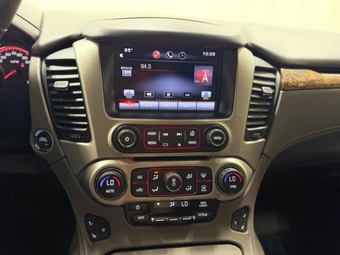 Used 2015 GMC Yukon Denali w/ Premium Package image 16