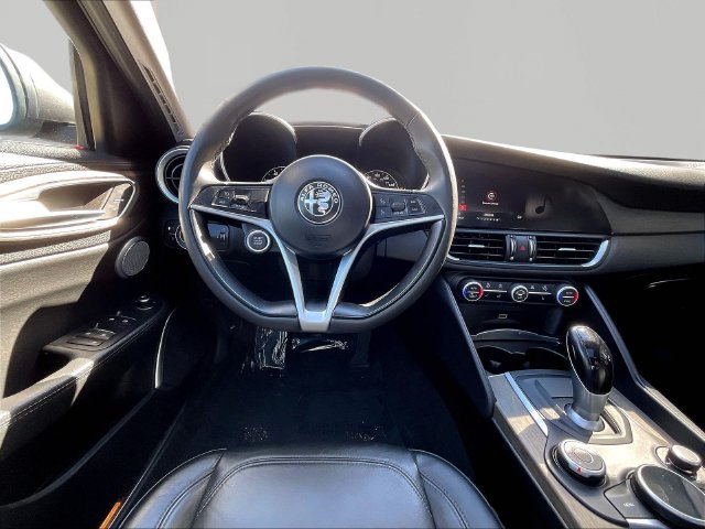 Used 2019 Alfa Romeo Giulia Ti AWD/4WD image 10