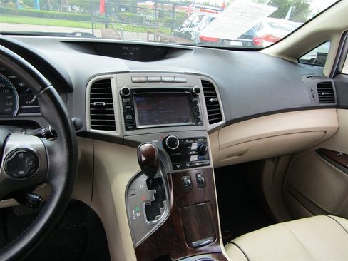 Used 2013 Toyota Venza XLE FWD image 10