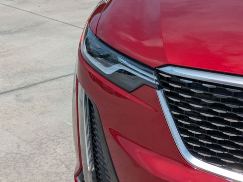 Used 2023 Cadillac XT6 Premium Luxury AWD/4WD image 7