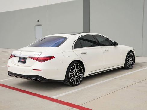 Used 2022 Mercedes-Benz S 580 4MATIC Sedan w/ AMG Line Package image 7