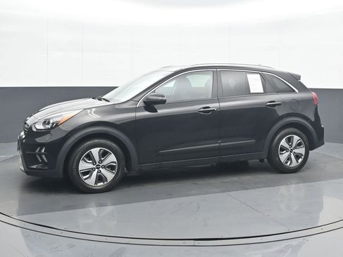 Used 2022 Kia Niro LX image 3