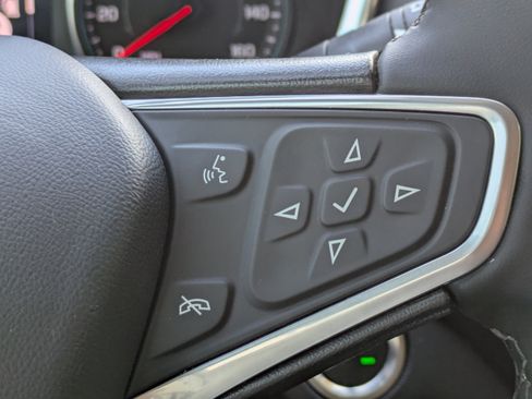 Used 2023 Chevrolet Equinox LT image 25