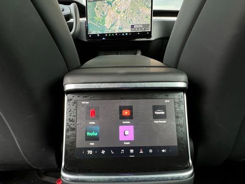 Used 2022 Tesla Model S image 25