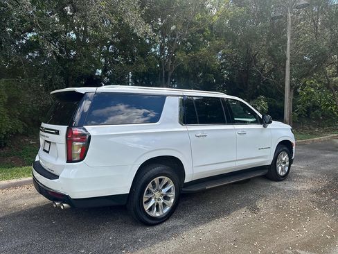 Used 2024 Chevrolet Suburban Premier AWD/4WD image 7